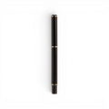 Bolígrafo Boxigami de latón negro con detalles dorados. Tinta negra fluida y suave.